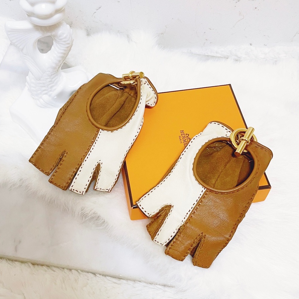 Authentic Hermes Rare Glenan Bi-Color Cream & Camel Fingerless Leather Gloves - Picture 5 of 13